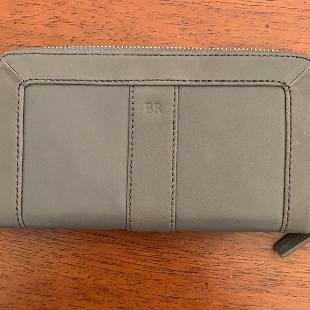 NWT BANANA REPUBLIC Wallet 100% leather Banana Republic Taupe